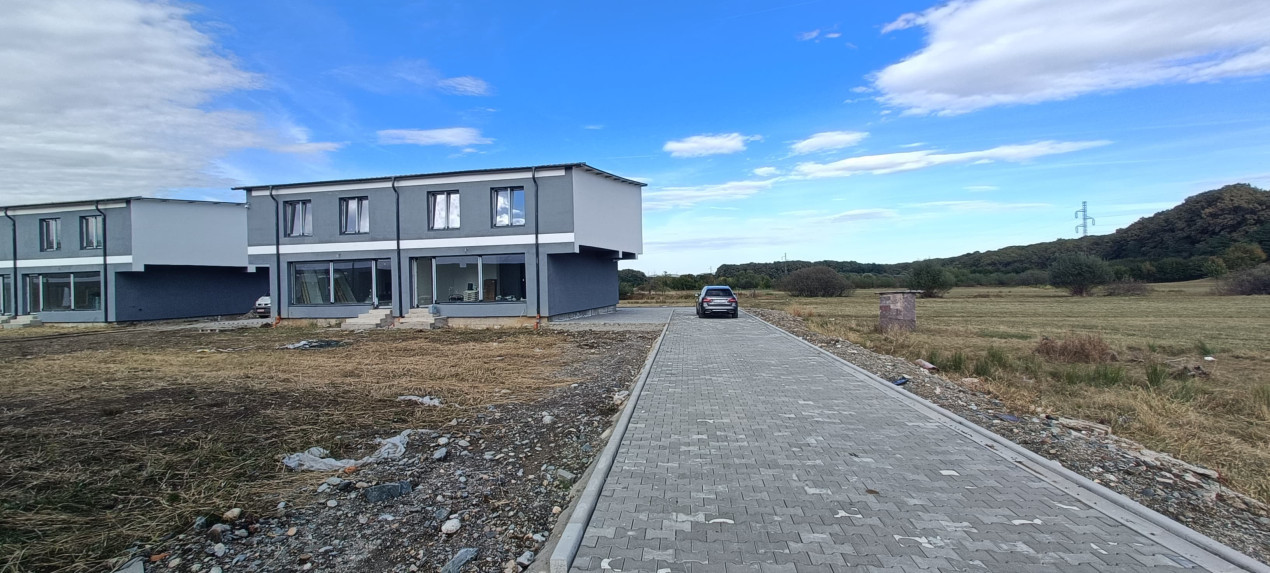 Duplex de vanzare zona Tropinii Vechi