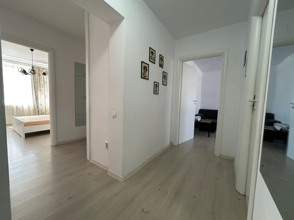 Apartament de inchiriat - 4 camere decomandat, zona centrala