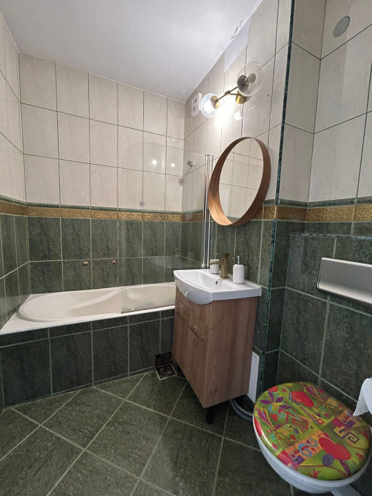 Apartament de inchiriat - 4 camere decomandat, zona centrala