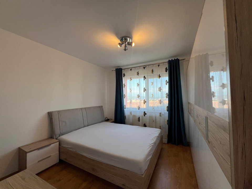Apartament de inchiriat cu 3 camere - zona Vasile Aron