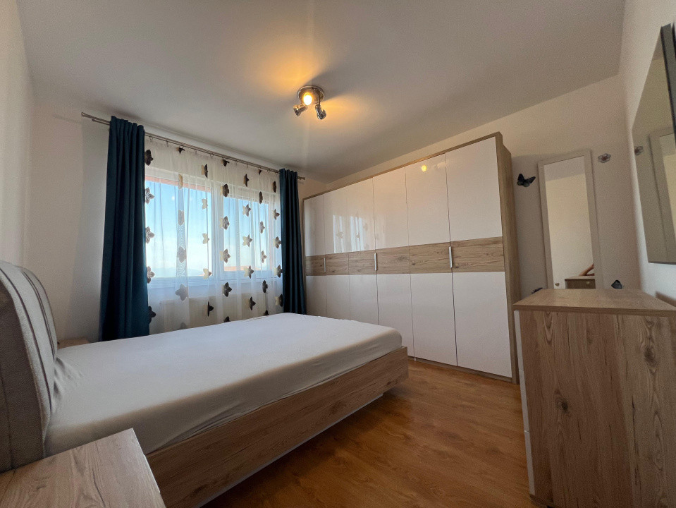 Apartament de inchiriat cu 3 camere - zona Vasile Aron