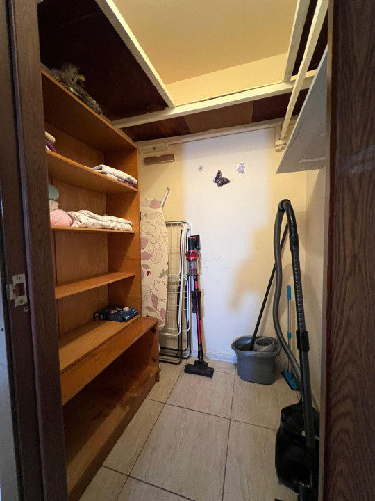 Apartament de inchiriat cu 3 camere - zona Vasile Aron