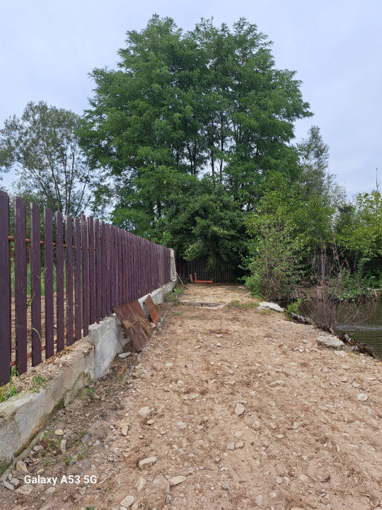 Vând teren 1.534 mp în Tocile, Sadu – utilități și priveliște deosebită