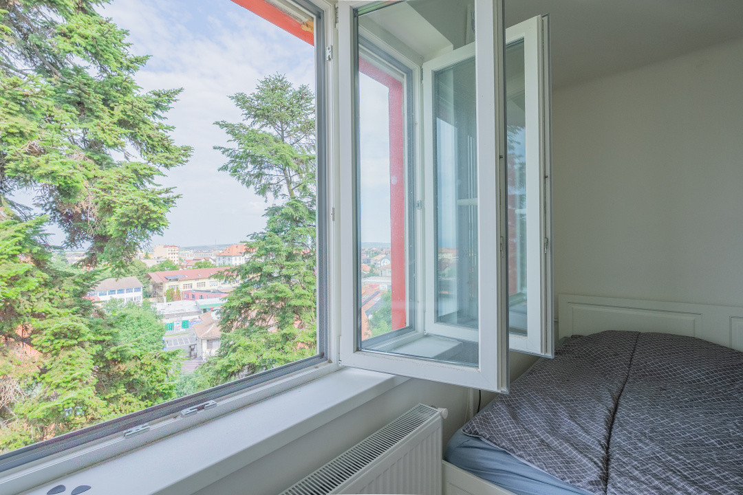 Apartament cu priveliște superbă în zonă centrală!