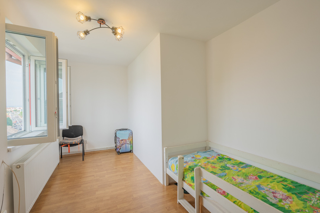 Apartament cu priveliște superbă în zonă centrală!