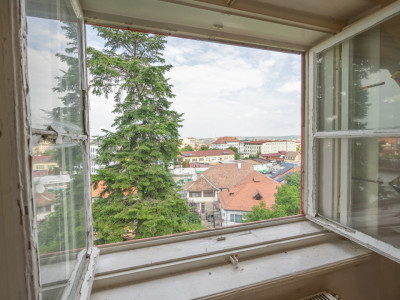 Apartament cu priveliște superbă în zonă centrală!