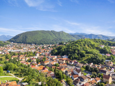 Proprietate unică cu priveliște spectaculoasă în inima Brașovului
