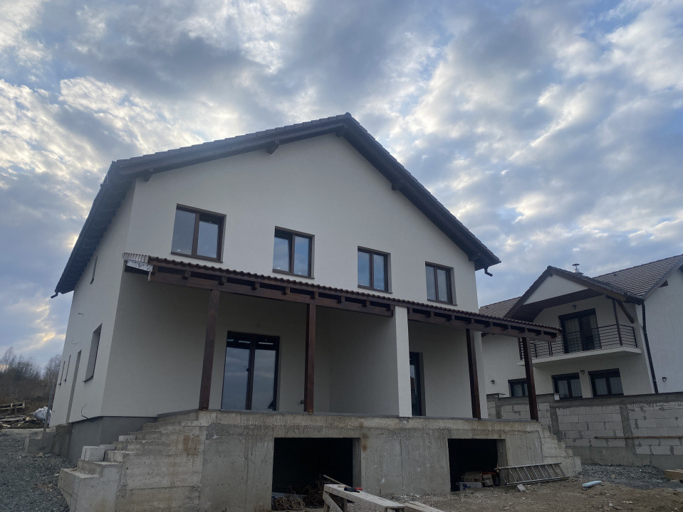 Casa vanzare 4 camere P+1E terasa teren 250mp Sibiu zona Arhitectilor