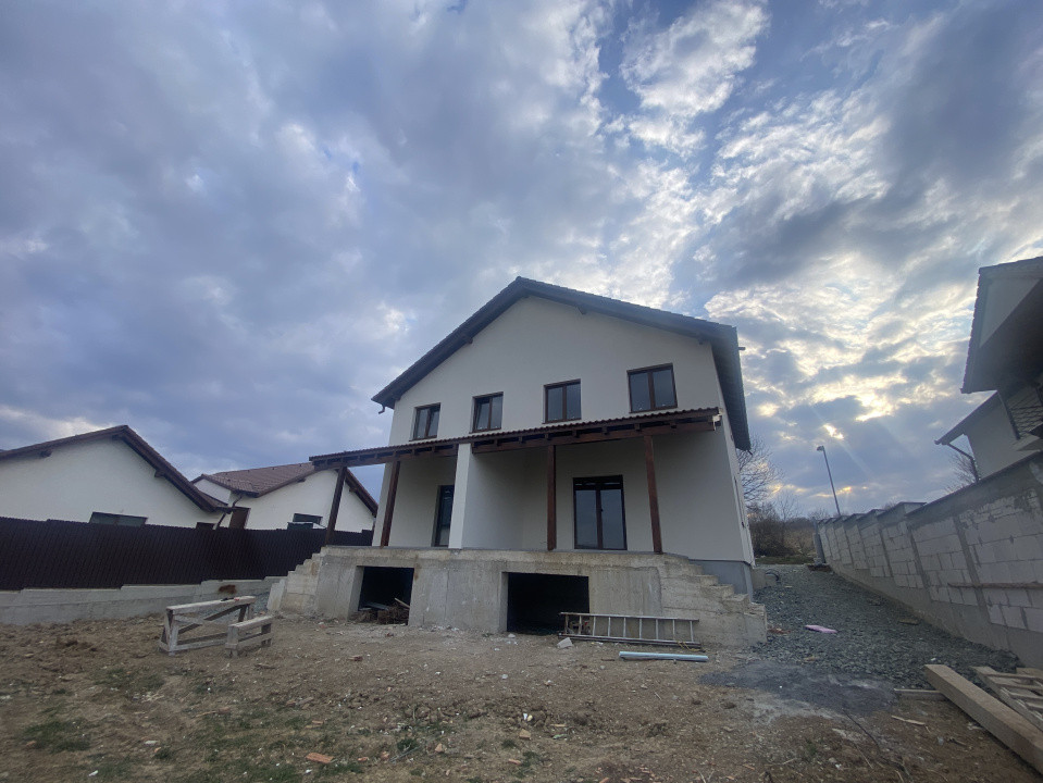 Casa vanzare 4 camere P+1E terasa teren 250mp Sibiu zona Arhitectilor