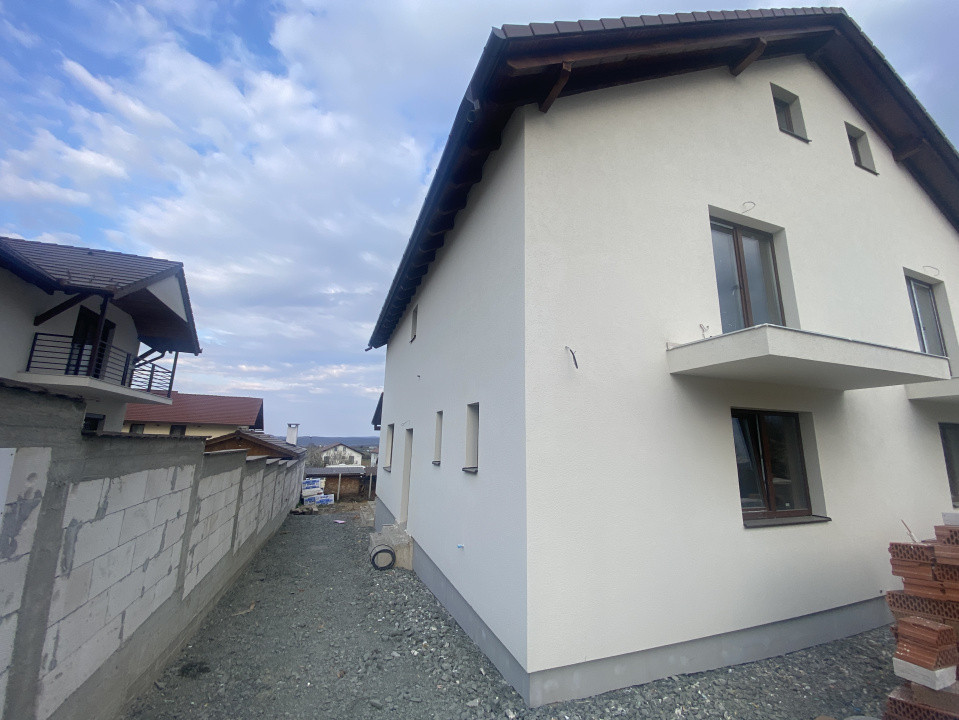 Casa vanzare 4 camere P+1E terasa teren 250mp Sibiu zona Arhitectilor