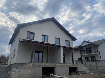 Casa vanzare 4 camere P+1E terasa teren 250mp Sibiu zona Arhitectilor