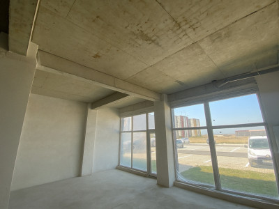Spatiu comercial stradal 140mp B-dul Mihai Viteazu Dedeman D-na Stanca