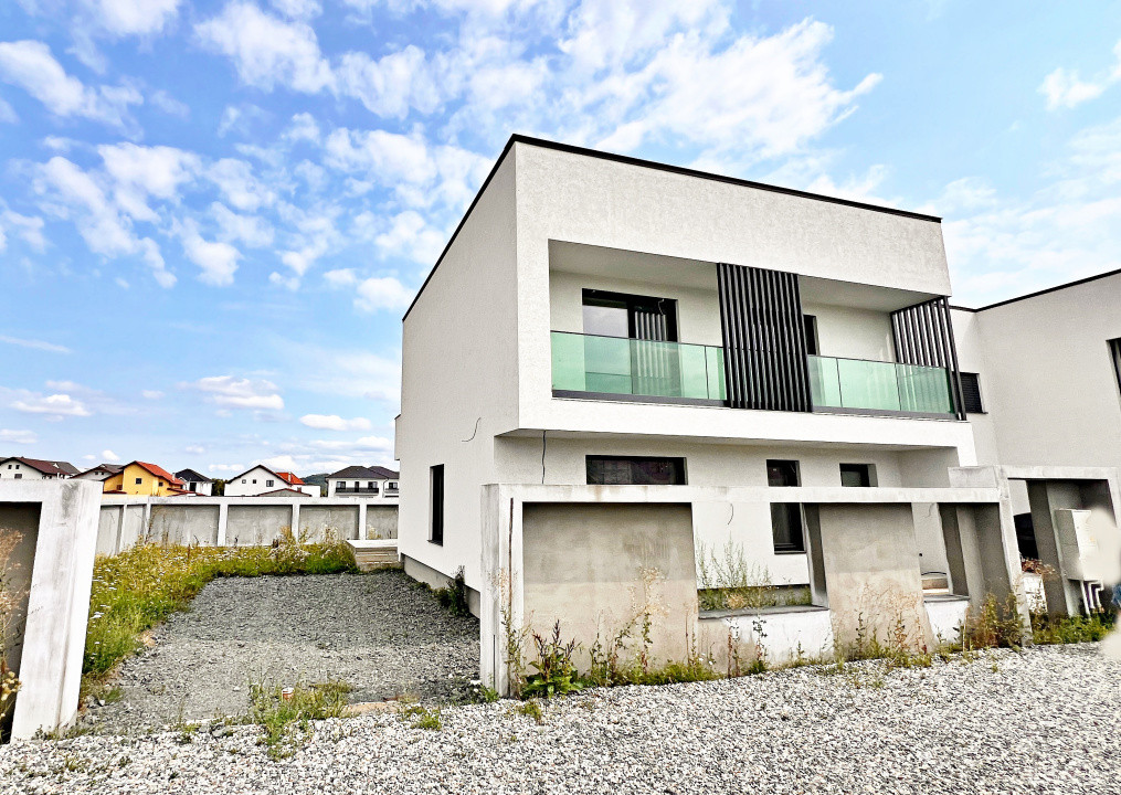 De vânzare casă tip duplex cu garaj în Selimbăr, Sibiu – construcție premium 