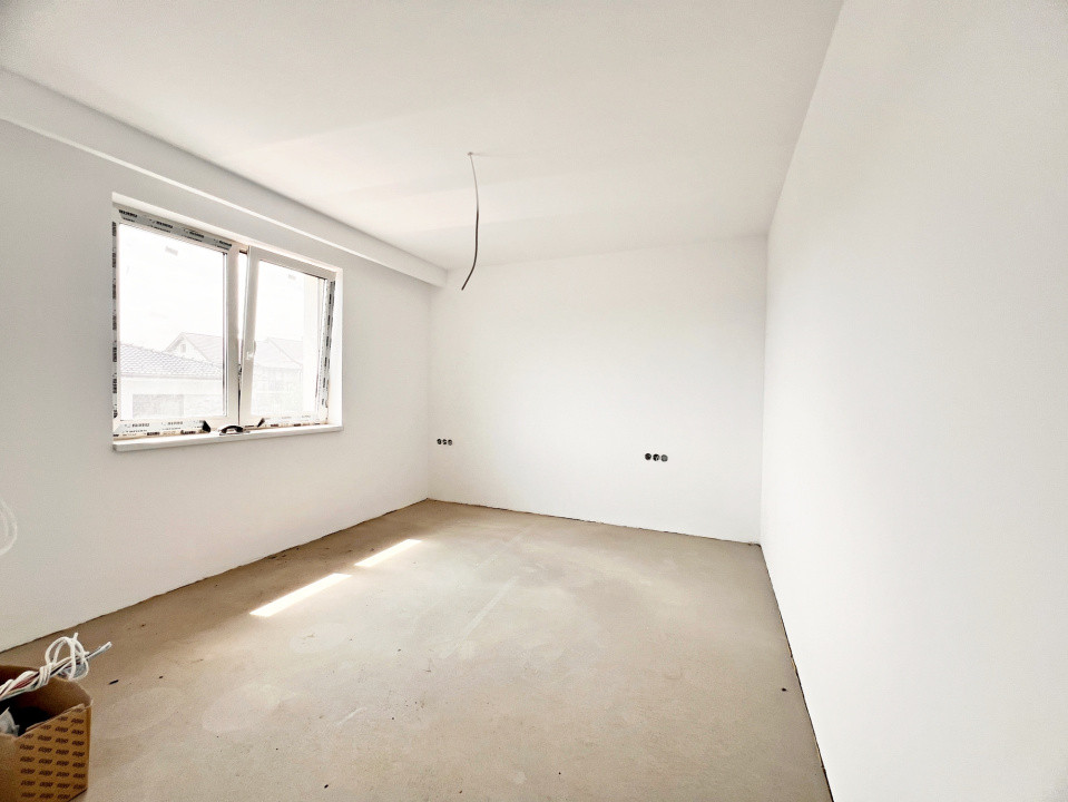 De vânzare casă tip duplex cu terasă, curte și anexă în Selimbăr, Sibiu 