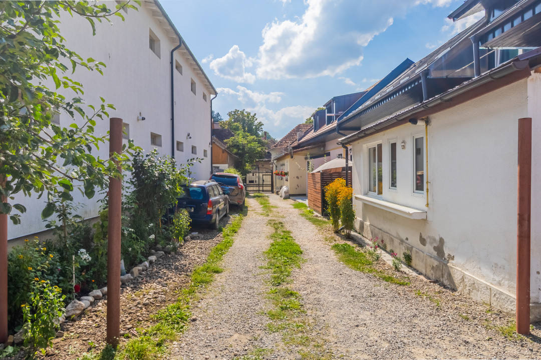 Pachet 2 Garsoniere, zonă centrală, reședință / investiție, Brasov, COMISION 0%