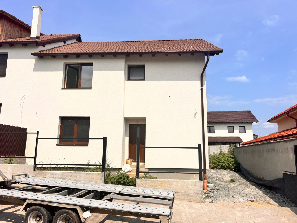 De închiriat/vânzare. Casă tip duplex în Șelimbăr, la câteva minute de Sibiu