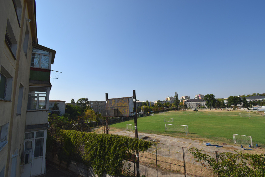 Apartament 2 camere semidecomandat, pret de garsoniera !