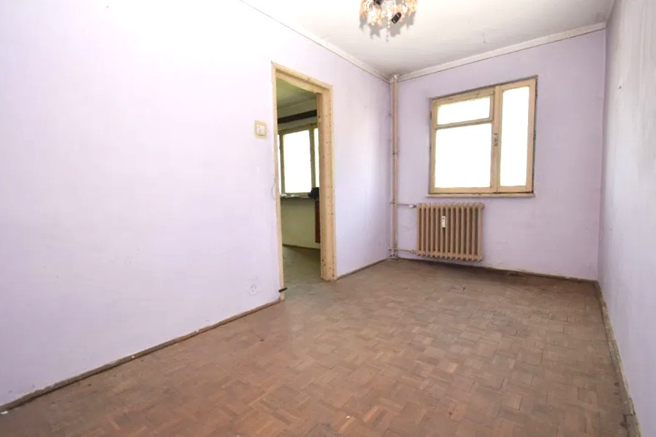 Apartament 2 camere semidecomandat, pret de garsoniera !