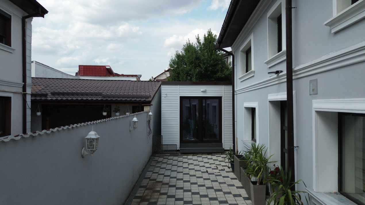 Spatiu comercial, vis a vis de Piata Centrala, 30 mp, aer conditionat