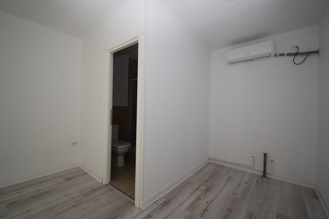 Spatiu comercial, vis a vis de Piata Centrala, 30 mp, aer conditionat