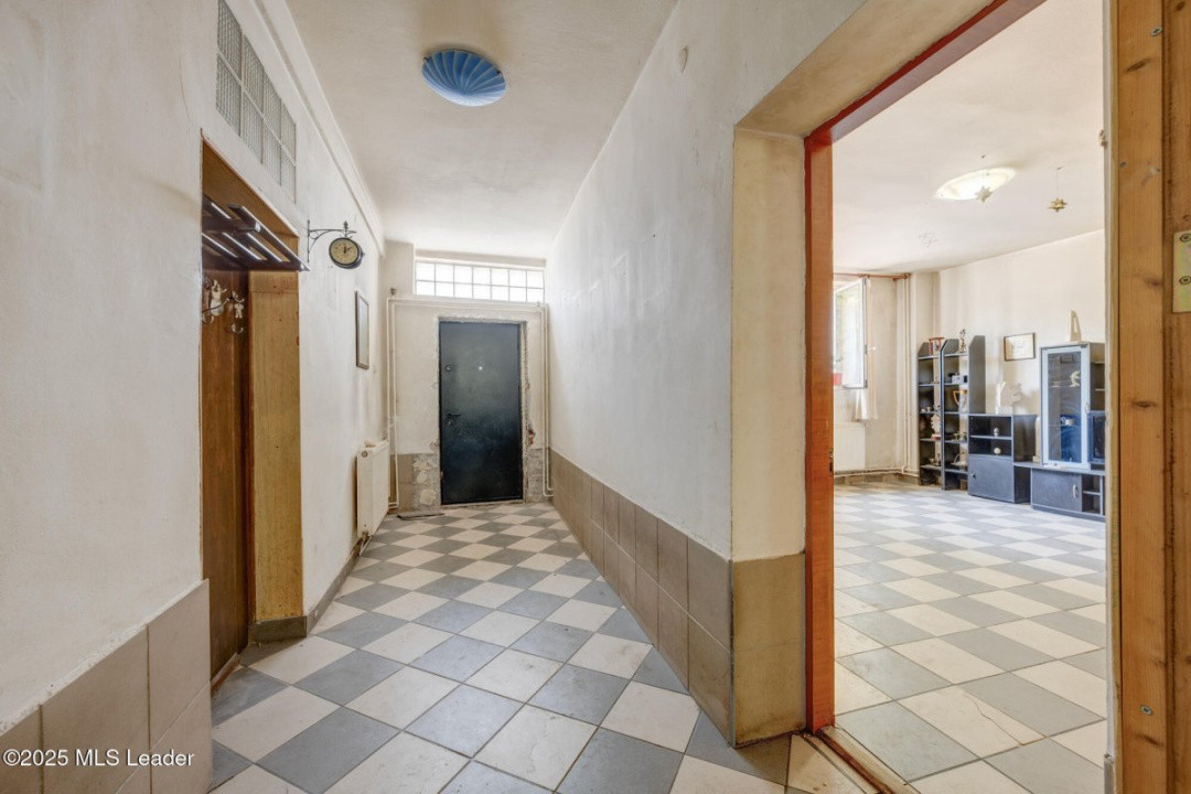 Vanzare imobil 8 camere, intrare Parc Carol