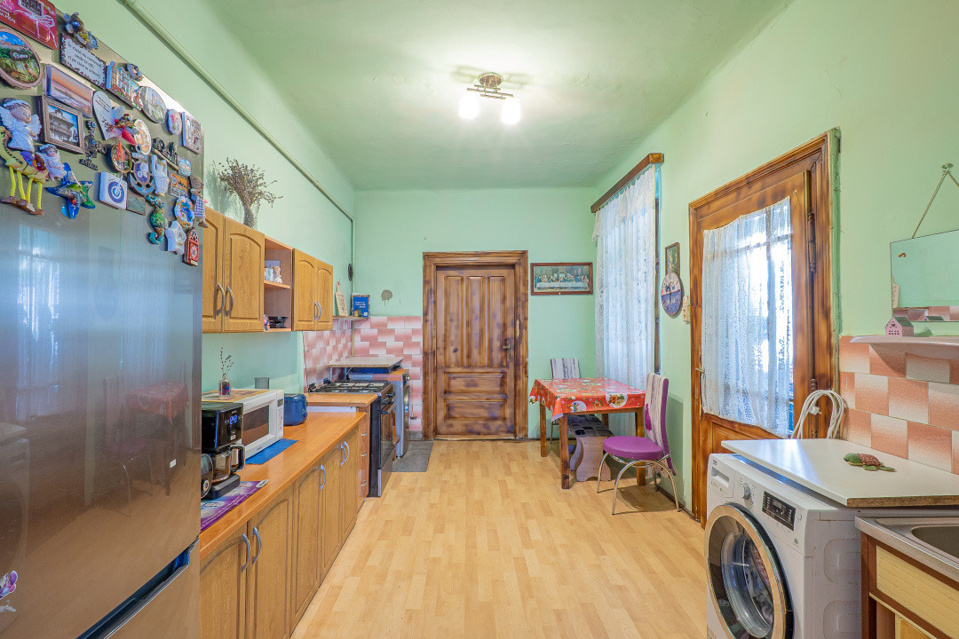 Casă individuală compusă din două apartamente, cu teren liber de 540 mp 