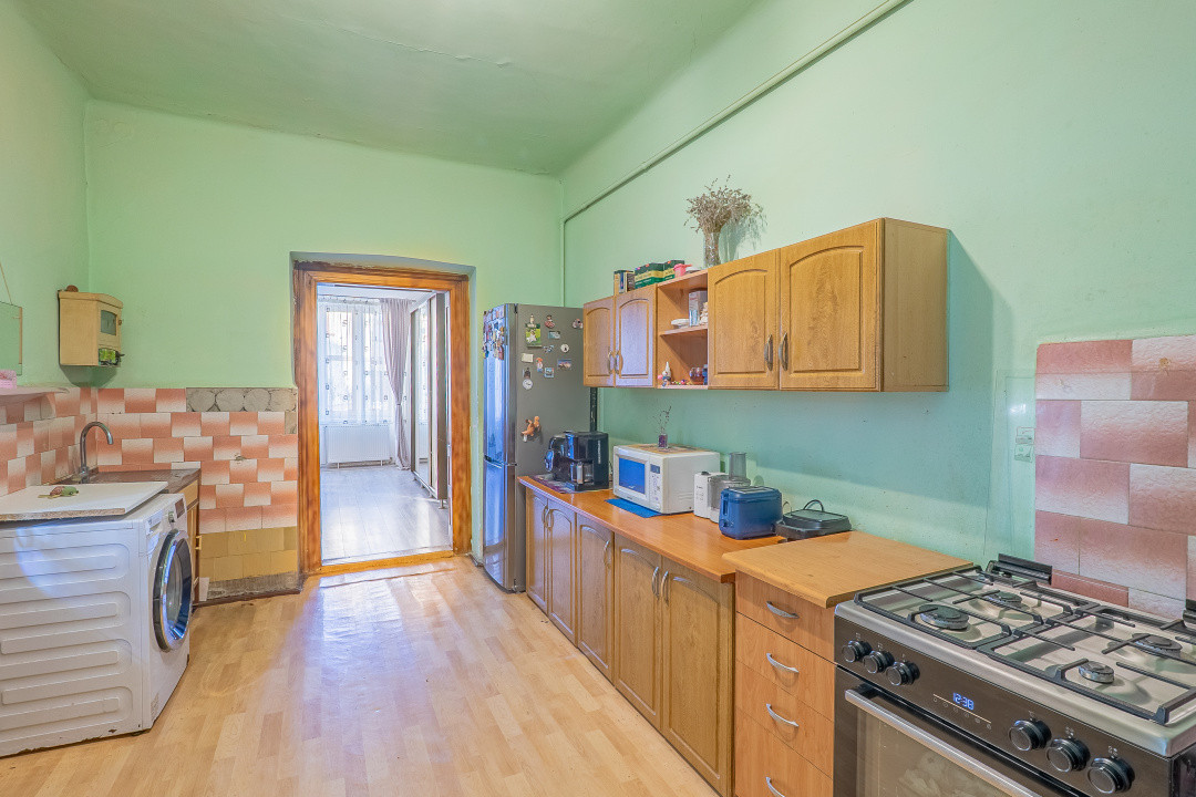Casă individuală compusă din două apartamente, cu teren liber de 540 mp 