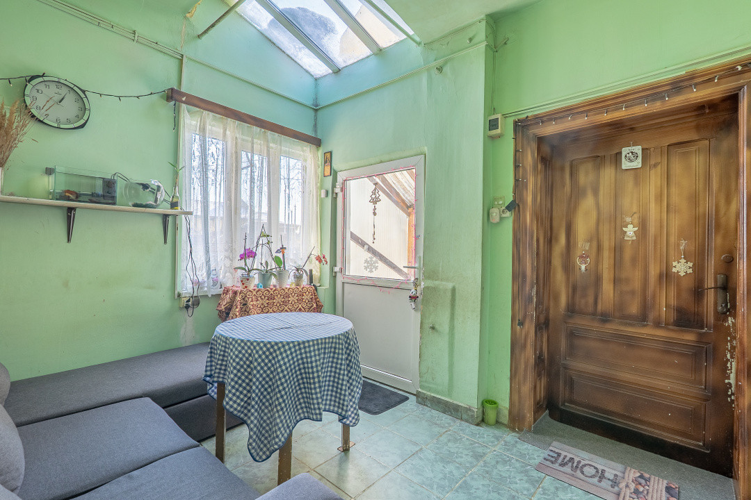 Casă individuală compusă din două apartamente, cu teren liber de 540 mp 