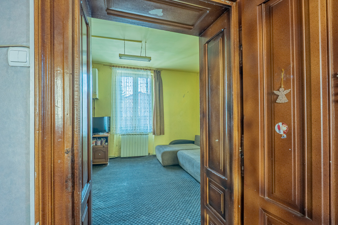 Casă individuală compusă din două apartamente, cu teren liber de 540 mp 