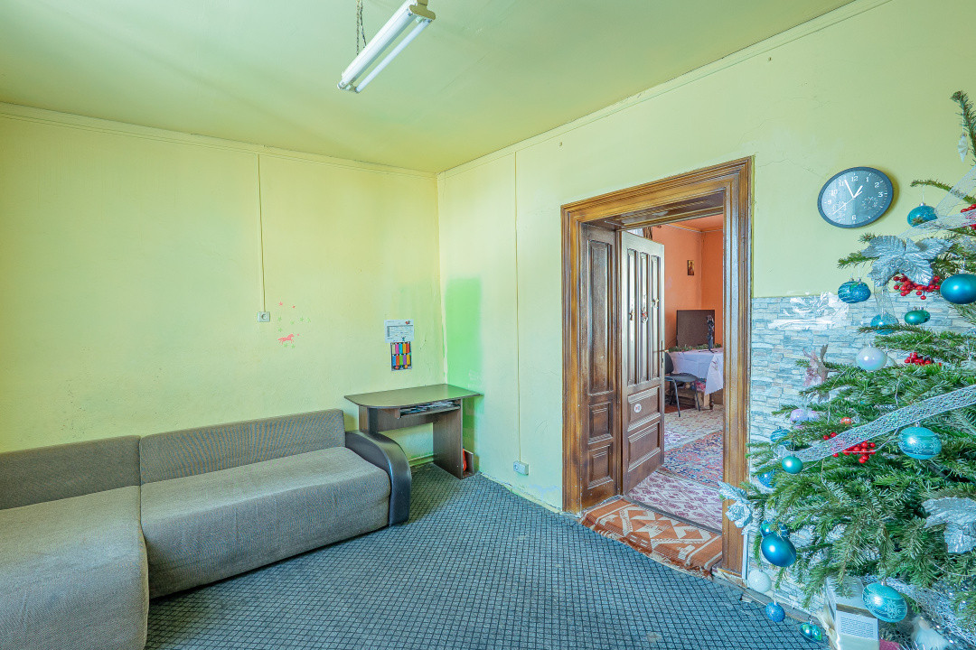 Casă individuală compusă din două apartamente, cu teren liber de 540 mp 