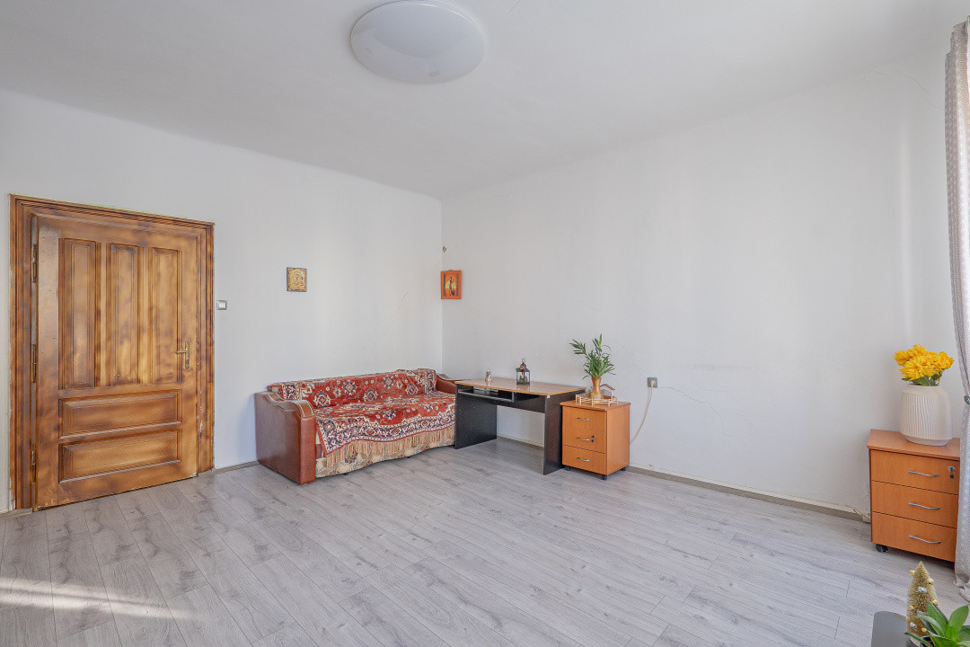 Casă individuală compusă din două apartamente, cu teren liber de 540 mp 