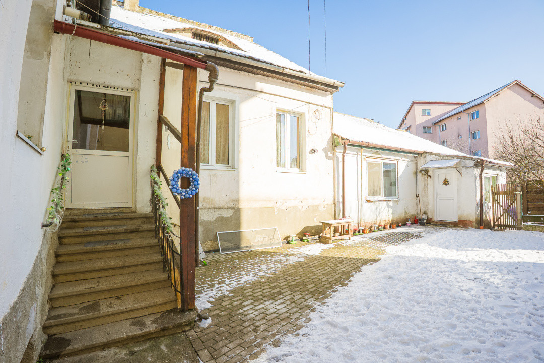 Casă individuală compusă din două apartamente, cu teren liber de 540 mp 
