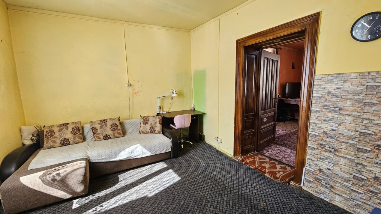 Casă individuală compusă din două apartamente, cu teren liber de 540 mp 