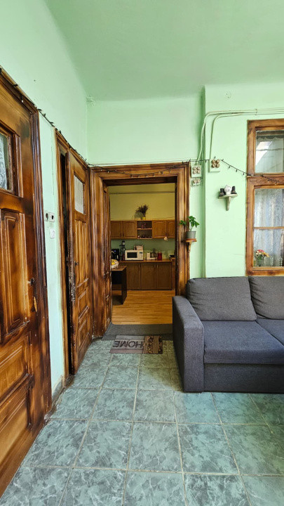 Casă individuală compusă din două apartamente, cu teren liber de 540 mp 