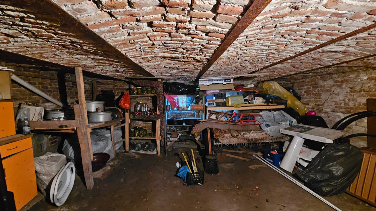 Casă individuală compusă din două apartamente, cu teren liber de 540 mp 