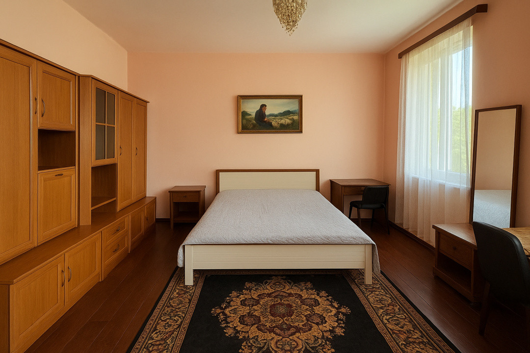 Casă individuală compusă din două apartamente, cu teren liber de 540 mp 