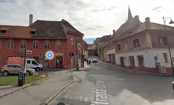 Spatiu comercial stradal 136mp Central Istoric Sibiu preluare chirias