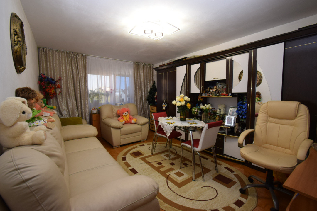 Apartament decomandat, centrala, complet mobilat Craiovita Noua