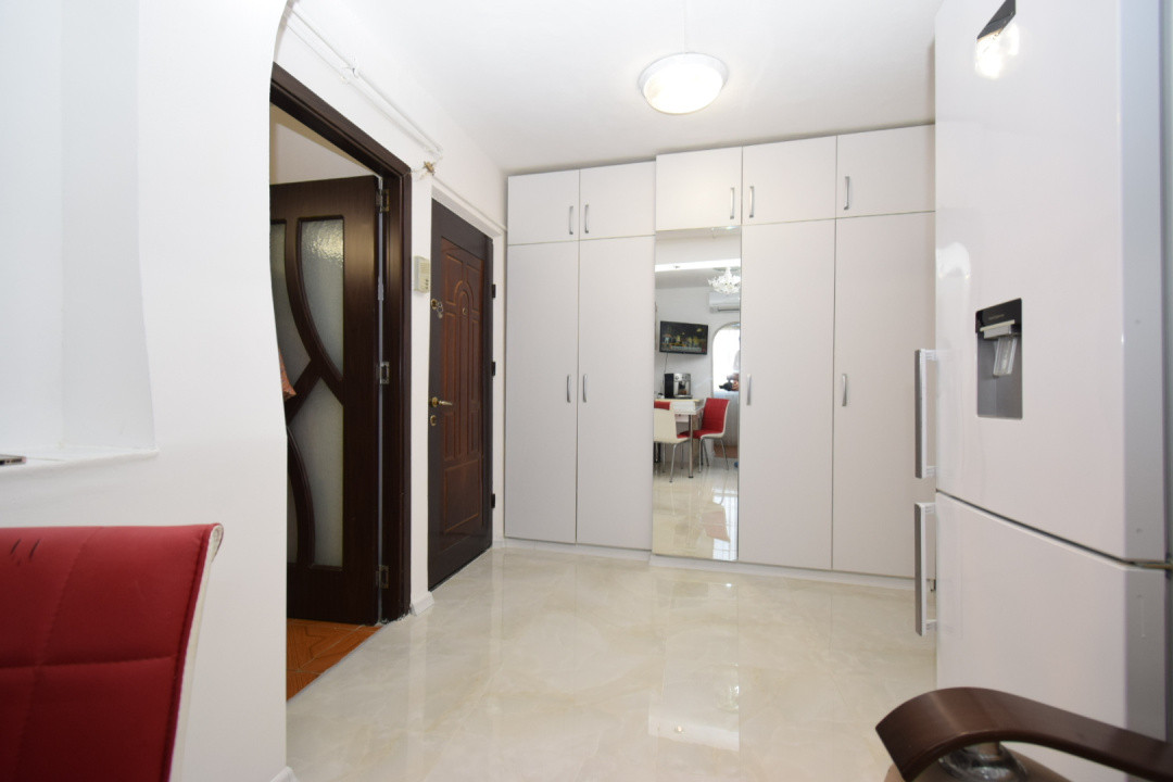 Apartament decomandat, centrala, complet mobilat Craiovita Noua