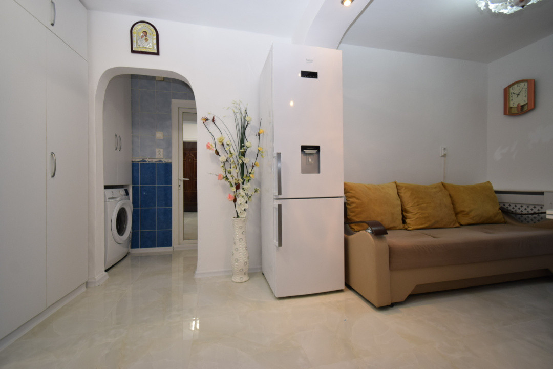 Apartament decomandat, centrala, complet mobilat Craiovita Noua