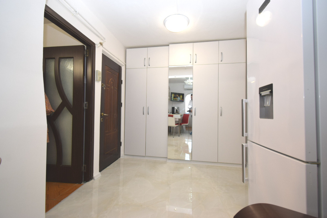 Apartament decomandat, centrala, complet mobilat Craiovita Noua