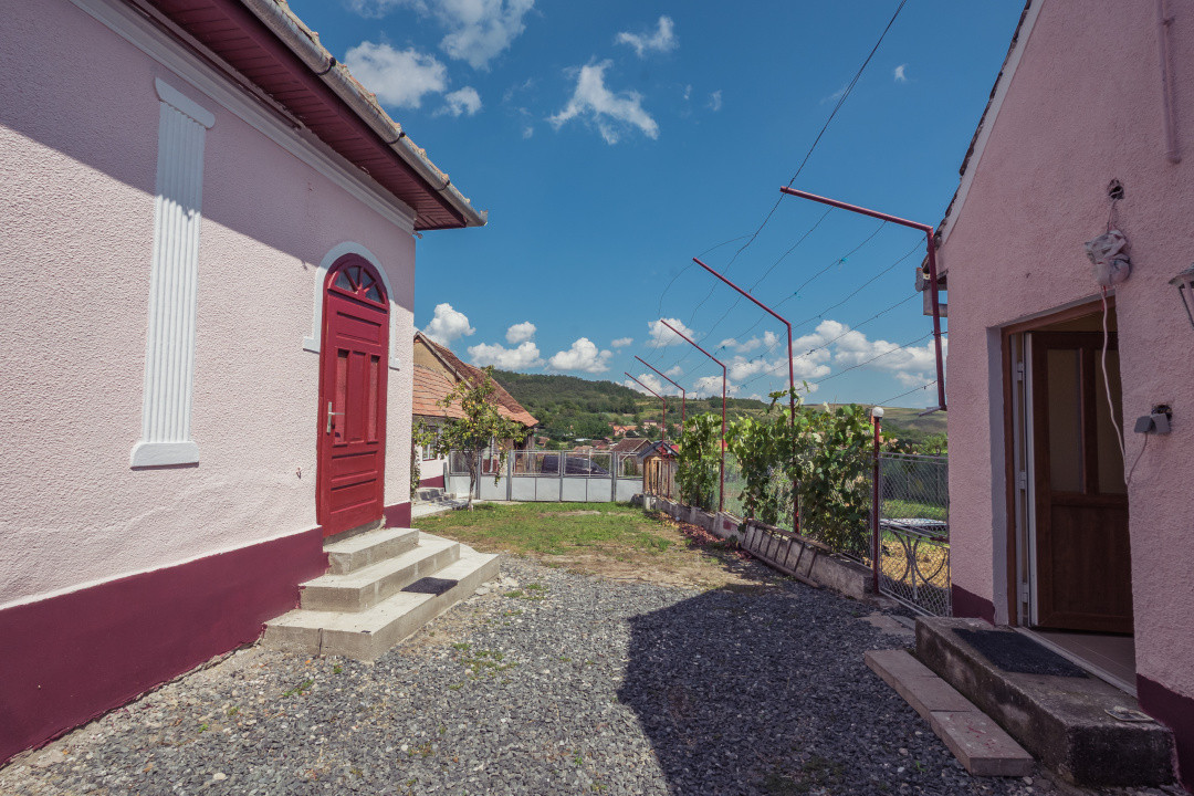 Casă cu vedere panoramică și teren generos în Alămor Jud. Sibiu