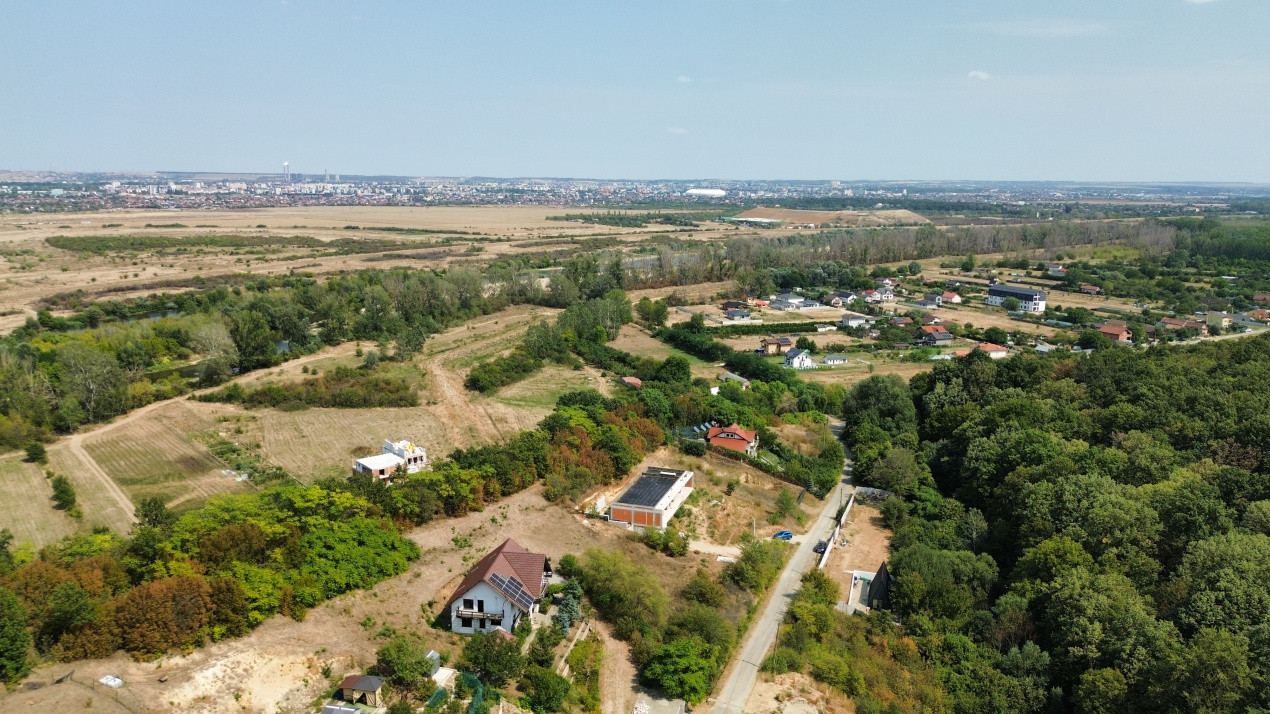 Teren intravilan Leamna, priveliste deosebita, zona de padure