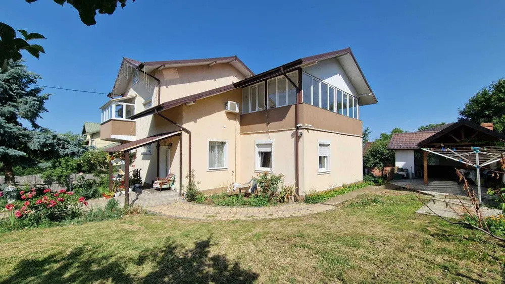 De vanzare - casa spatioasa in sat Breazu, Iasi