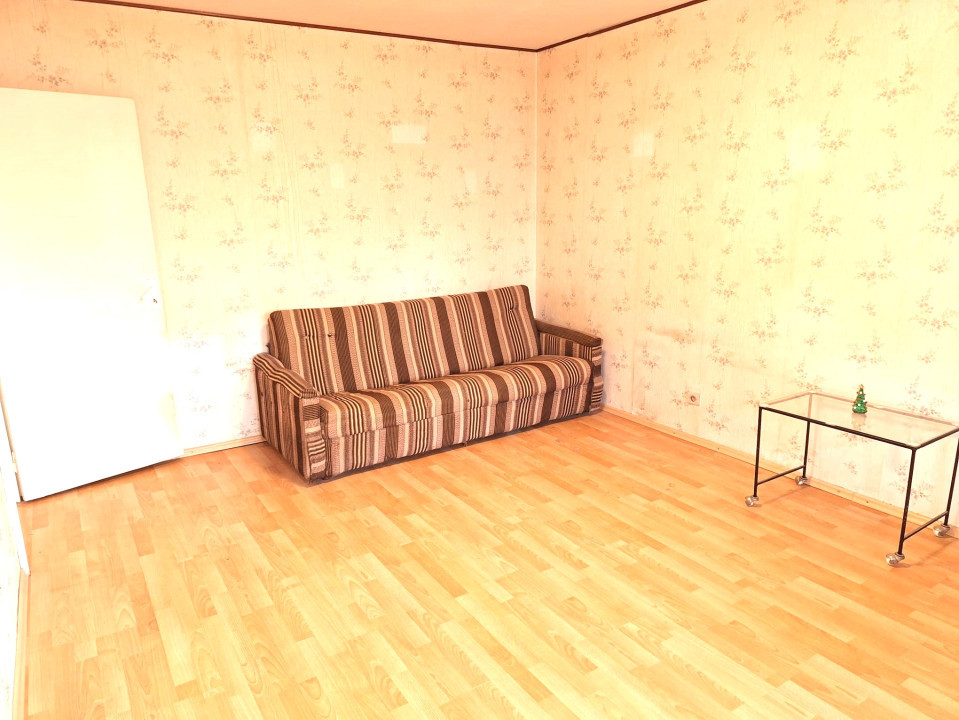 Rezervat - Apartament cu 3 Camere, etaj 1, Str Independentei