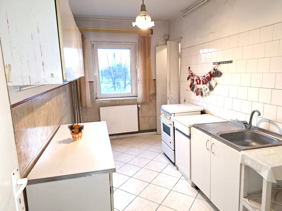 Rezervat - Apartament cu 3 Camere, etaj 1, Str Independentei