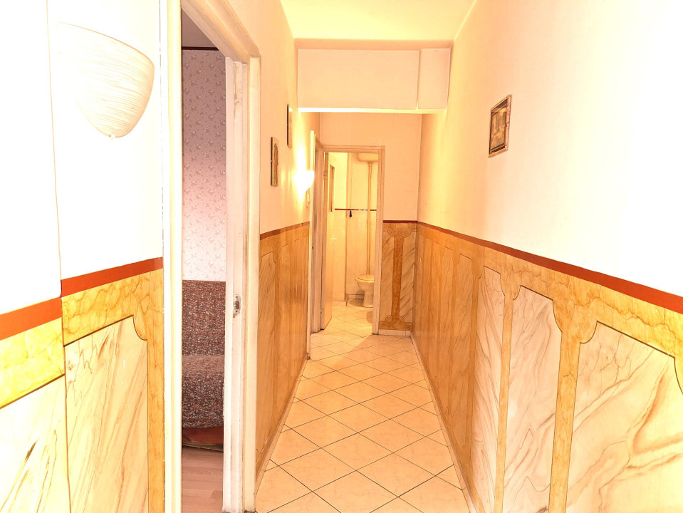 Rezervat - Apartament cu 3 Camere, etaj 1, Str Independentei