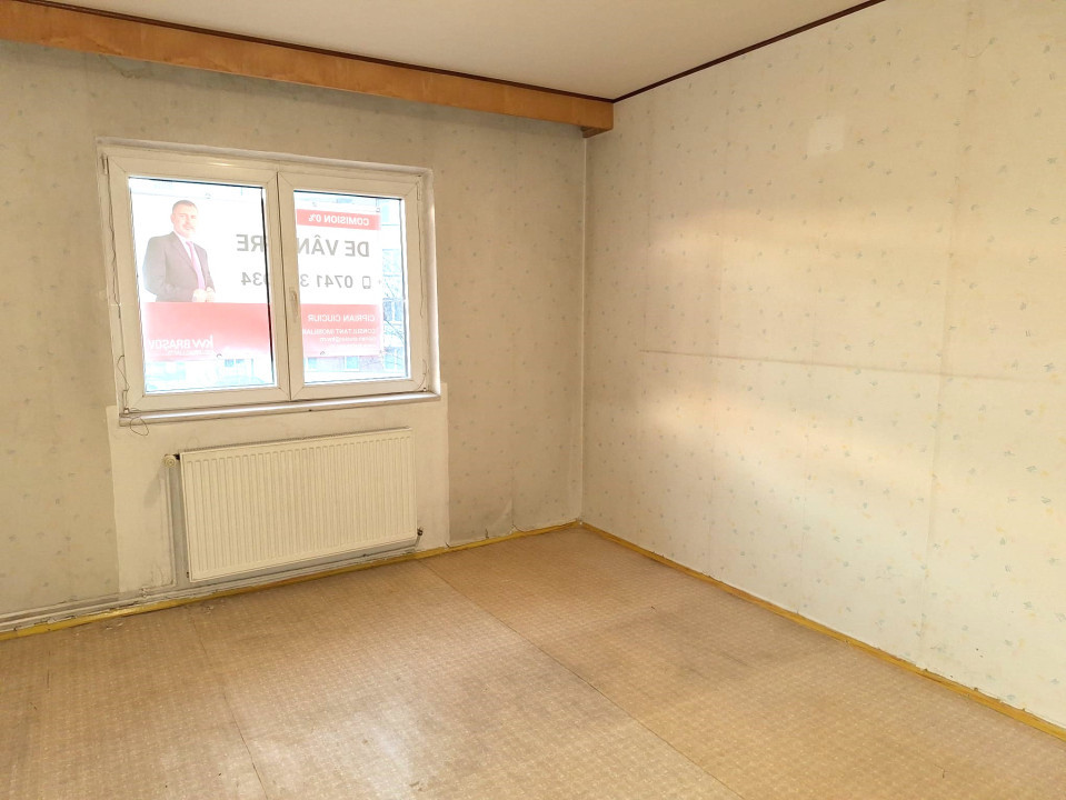 Rezervat - Apartament cu 3 Camere, etaj 1, Str Independentei