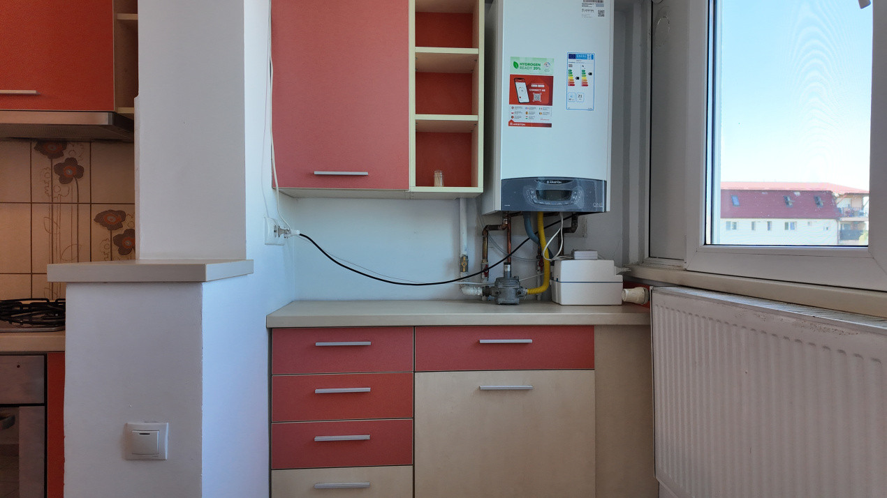 Vânzare apartament cu 3 camere, circular - zona Tractorul