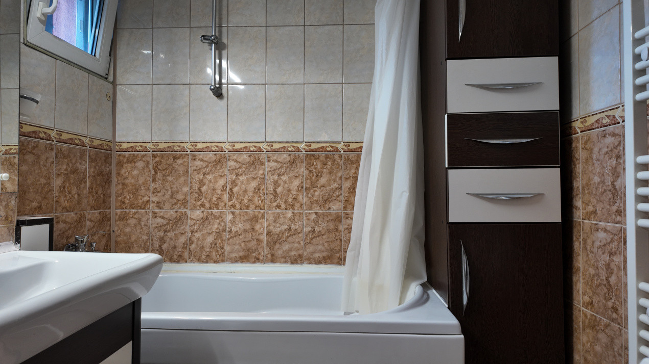 Vânzare apartament cu 3 camere, circular - zona Tractorul